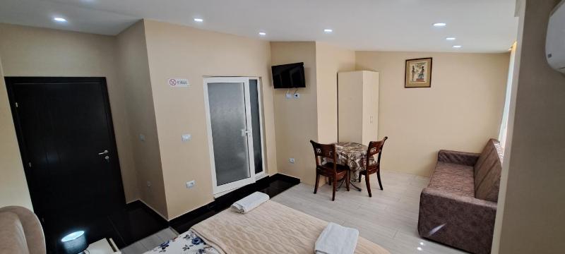 CityCenterHotel Shkoder - image 16