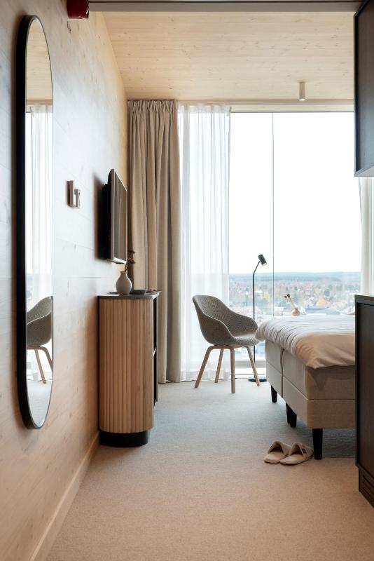 Standard Twin Room image 2