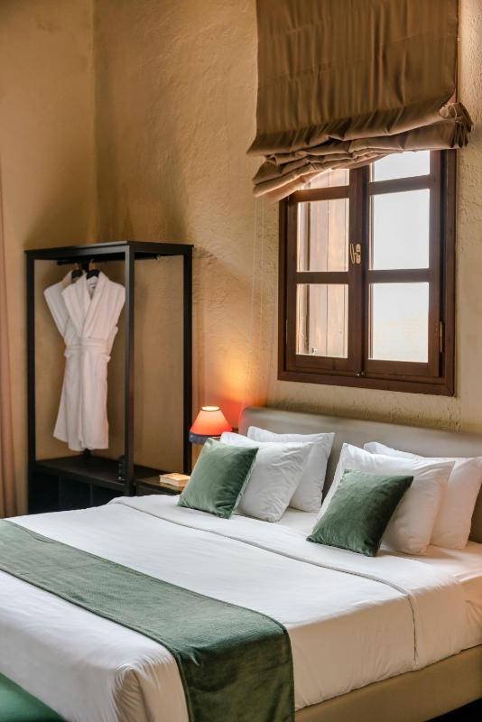 Superior Double Room with Sea View image 3