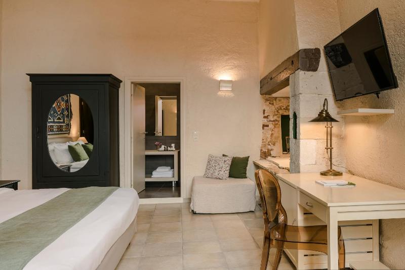 Superior Double Room image 4