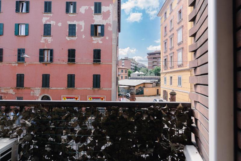 Studio with Balcony image 1