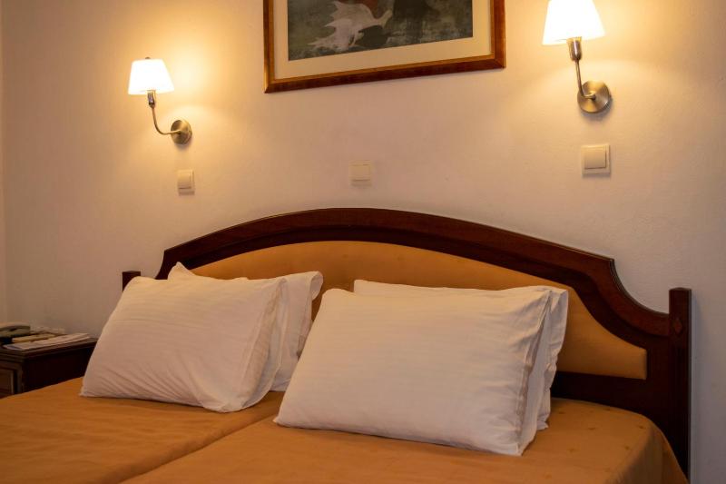Standard Triple Room image 3