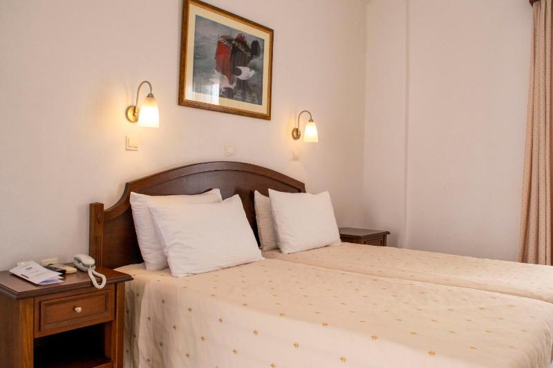 Superior Double Room image 3