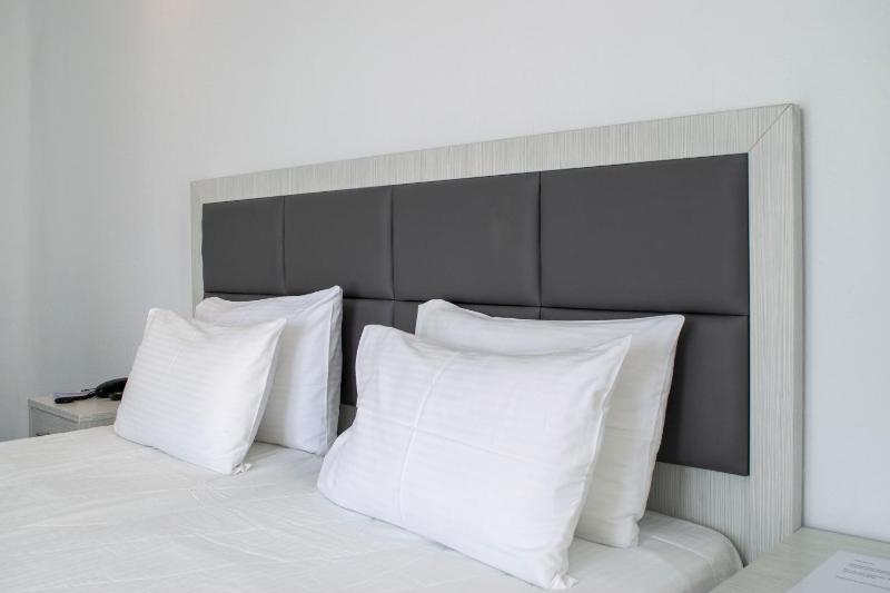 Deluxe Double Room image 1