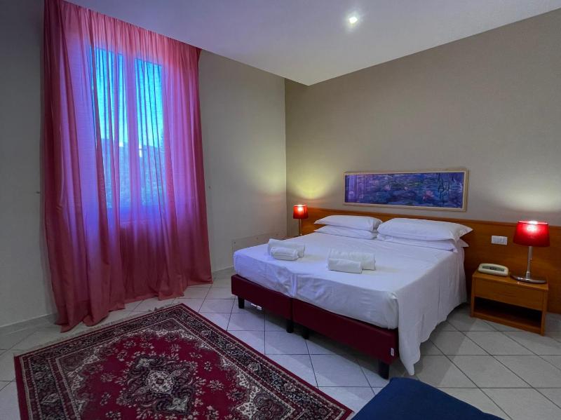 Superior Twin Room image 1