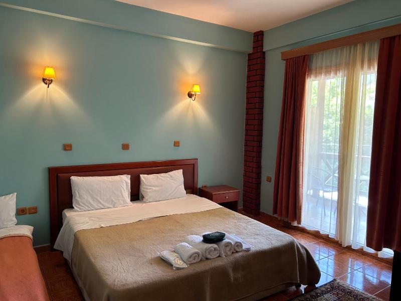 Double or Twin Room image 2