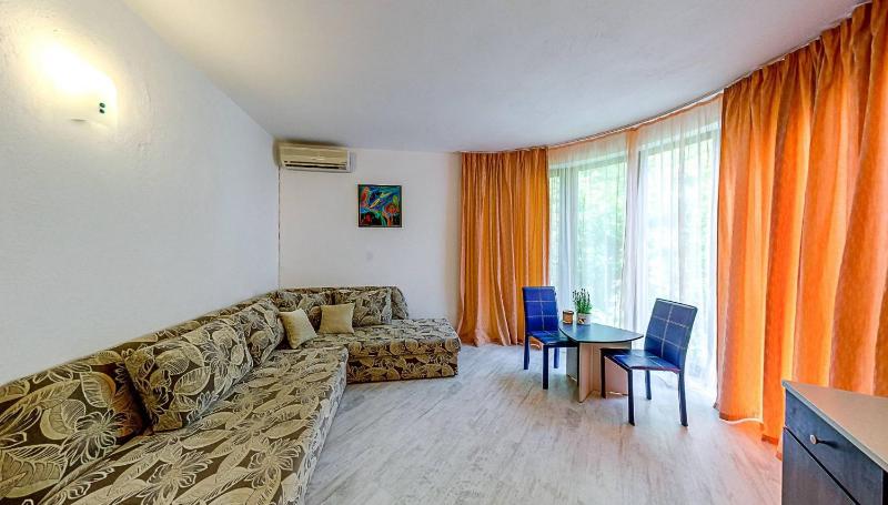 One-Bedroom Suite image 2