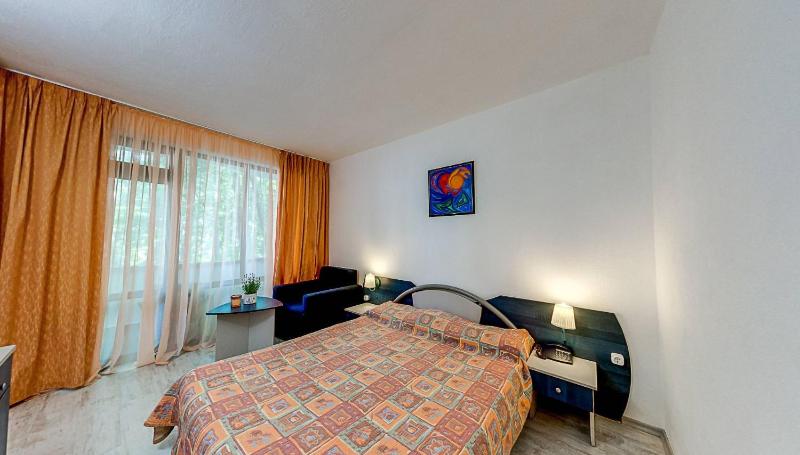 Double or Twin Room image 3