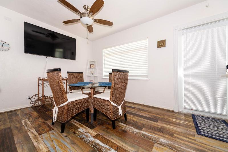 Tropic Isle Boutique Hotel - image 19