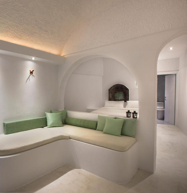 Superior Apartment (Caldera Sea & Sunset View) image 4