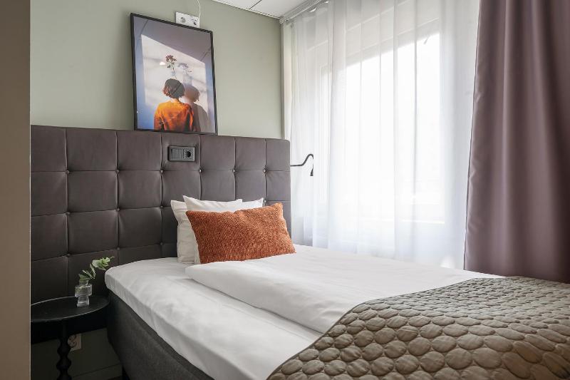 Single Room image 4