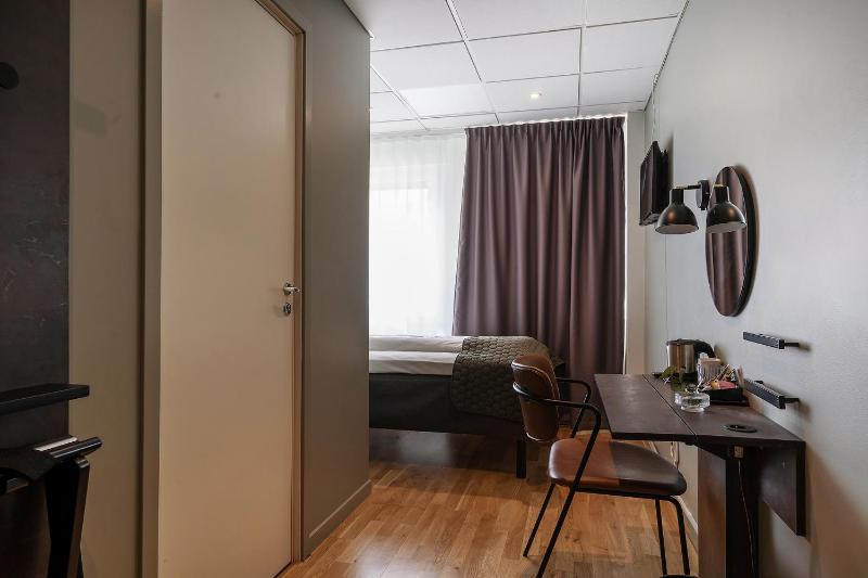 Single Room image 3