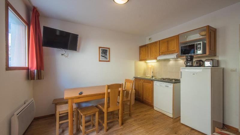 One-Bedroom Apartment image 3