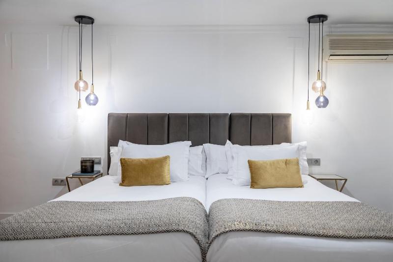 Quadruple Room image 2