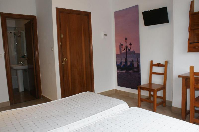 Twin Room with Sea View image 2