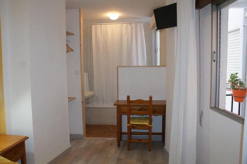 Double Room image 2