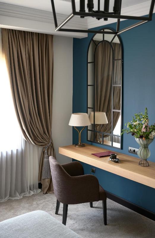 Superior Double or Twin Room image 3