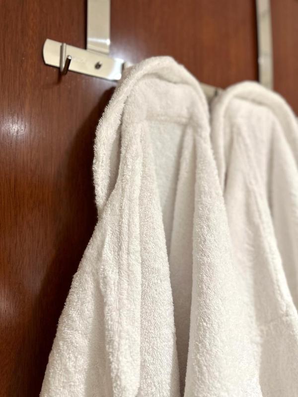 Deluxe Twin Room with Two Beds (free parking) image 4