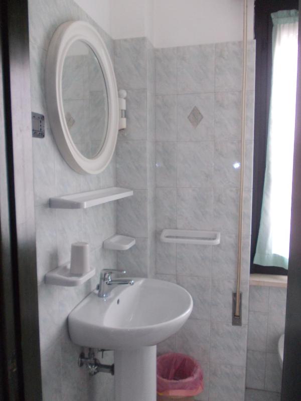 Single Room with Private Bathroom image 4