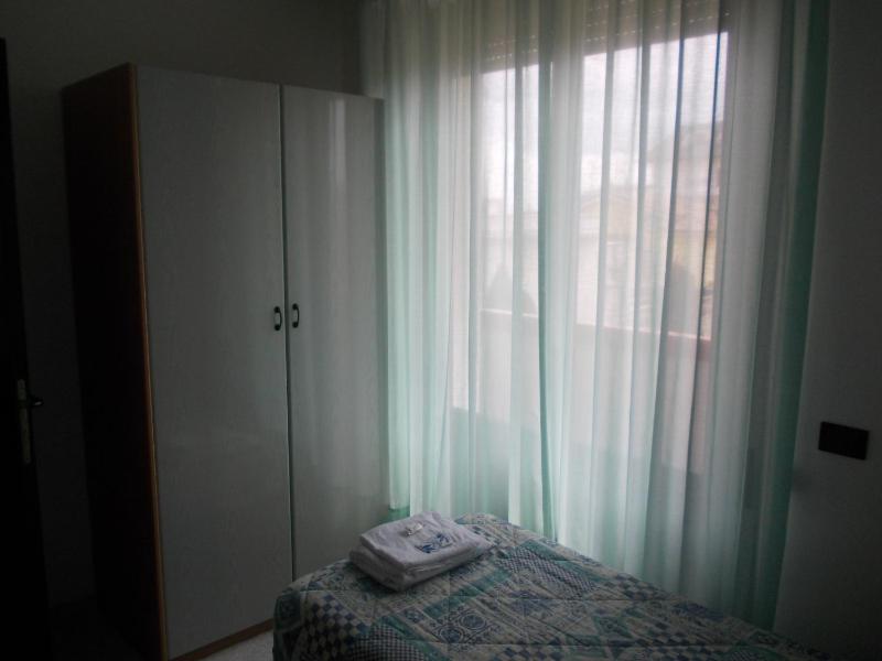 Single Room with Private Bathroom image 3