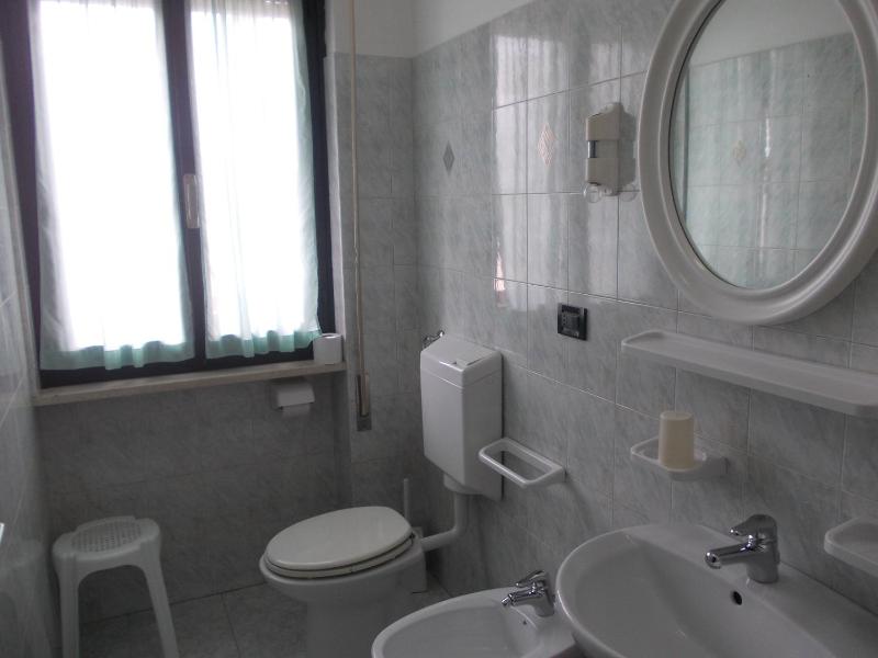 Triple Room with Private Bathroom image 4