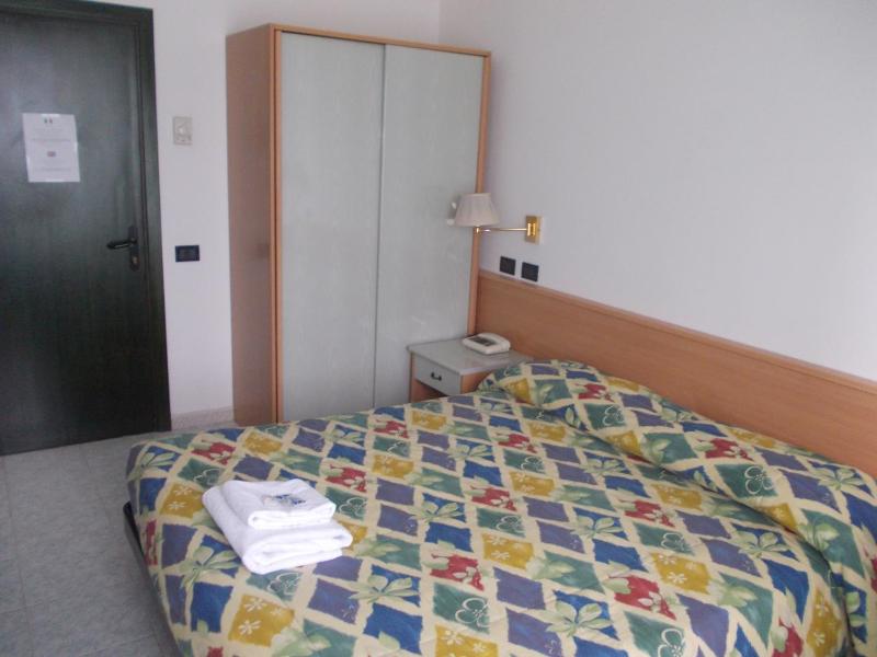 Double Room with Private Bathroom image 4