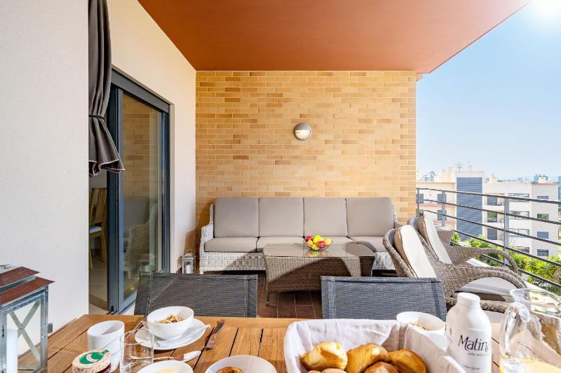 Cozy modern apartment 111 by Destination Algarve - image 1
