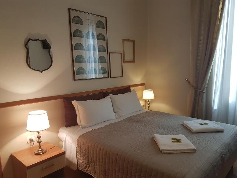 Standard Double Room image 1