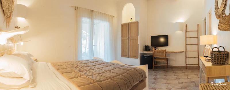 Deluxe Room image 4