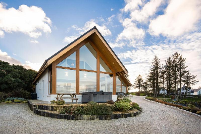 Three-Bedroom Chalet image 1