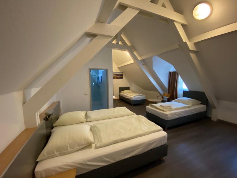 Quadruple Room image 3