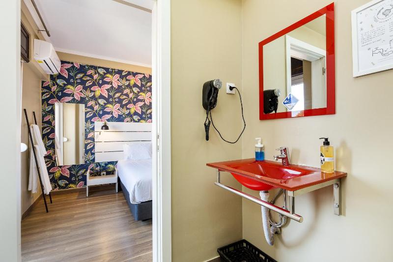 Superior Suite image 4
