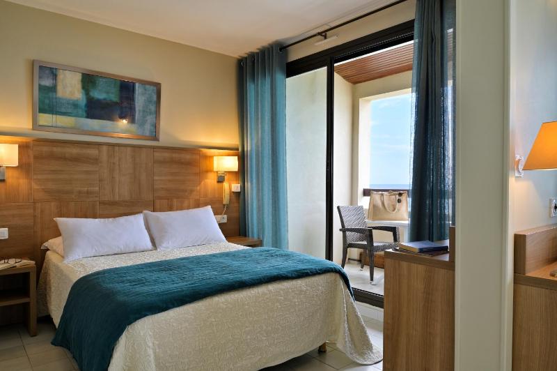 Family Room with Terrace and Sea View image 1
