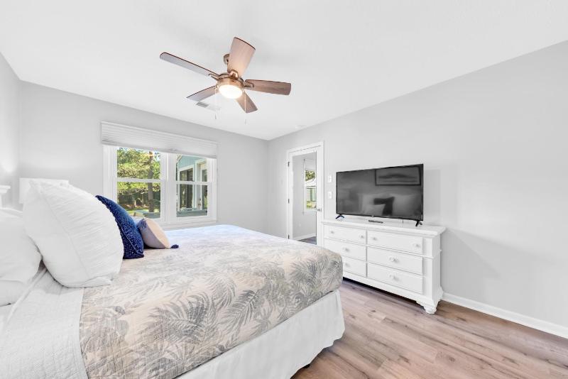 507 Tarpon Pond Cottage - image 8