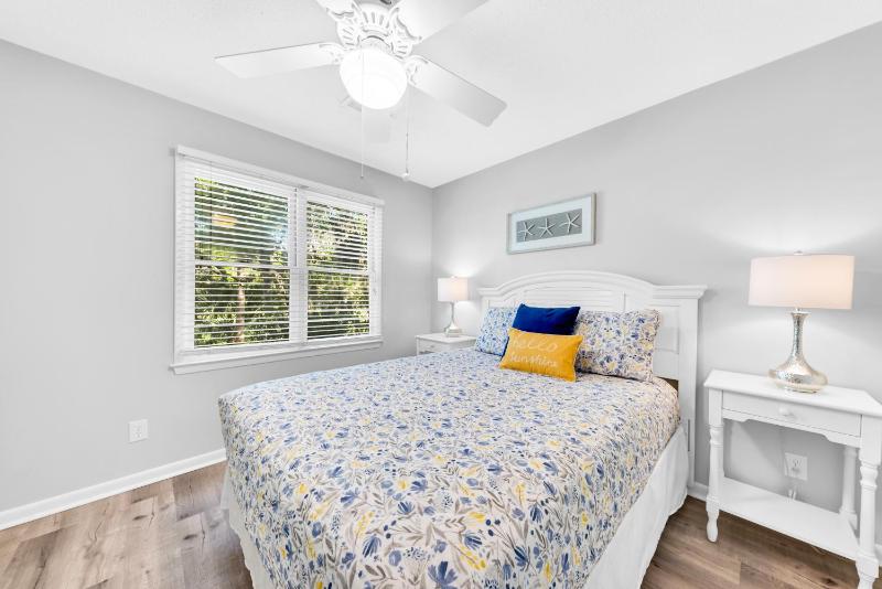 507 Tarpon Pond Cottage - image 4