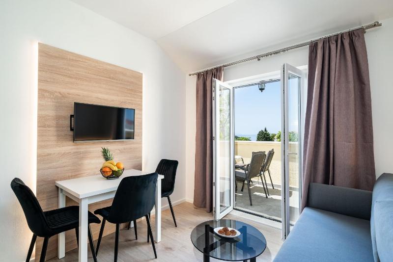 Two-Bedroom Apartment with Sea View and Balcony image 3