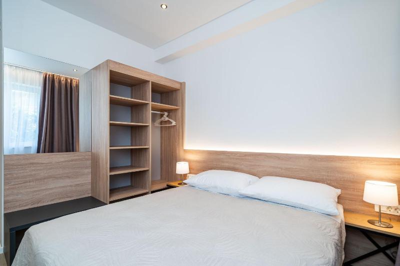 One-Bedroom Apartment with Patio - Ground Floor image 4
