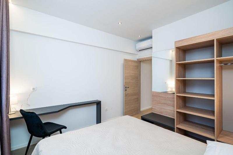 One-Bedroom Apartment with Patio - Ground Floor image 3