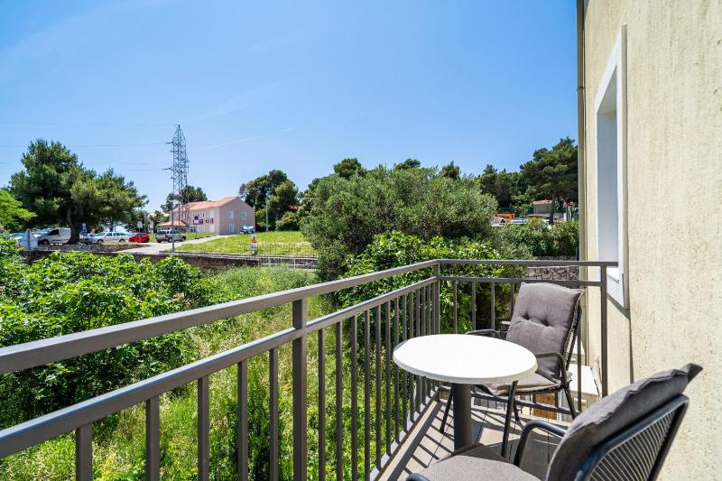Studio with Balcony image 2