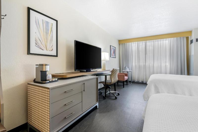 Standard Room image 4