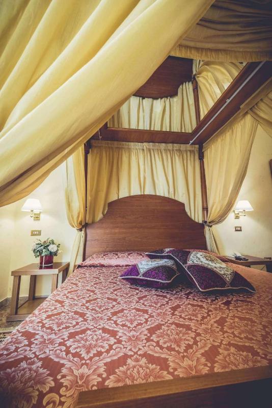 Luxury Double Room image 3