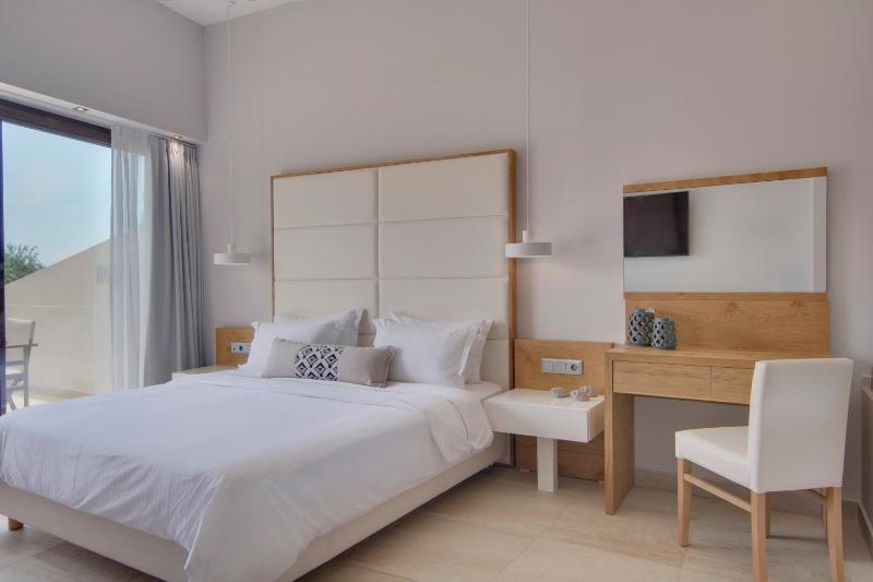  Family Junior Suite with Balcony and Sea View  image 1