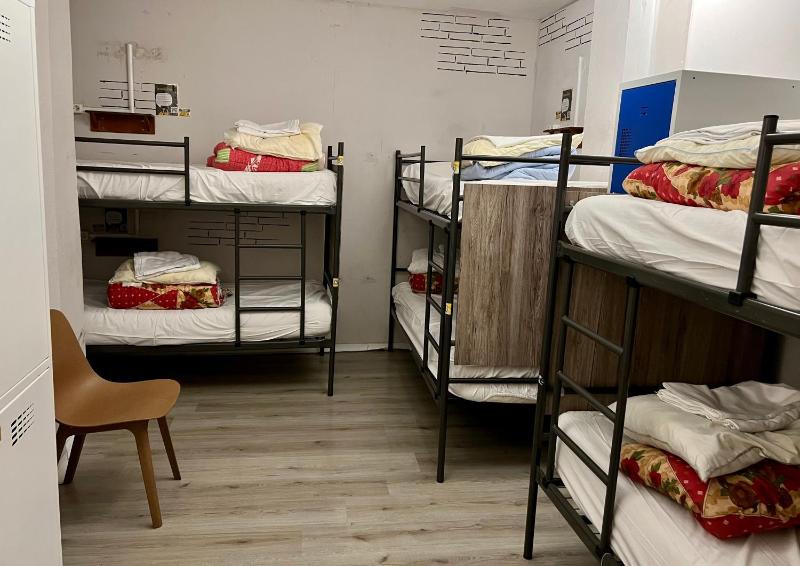 Bed in 6-Bed Mixed Dormitory Room image 4