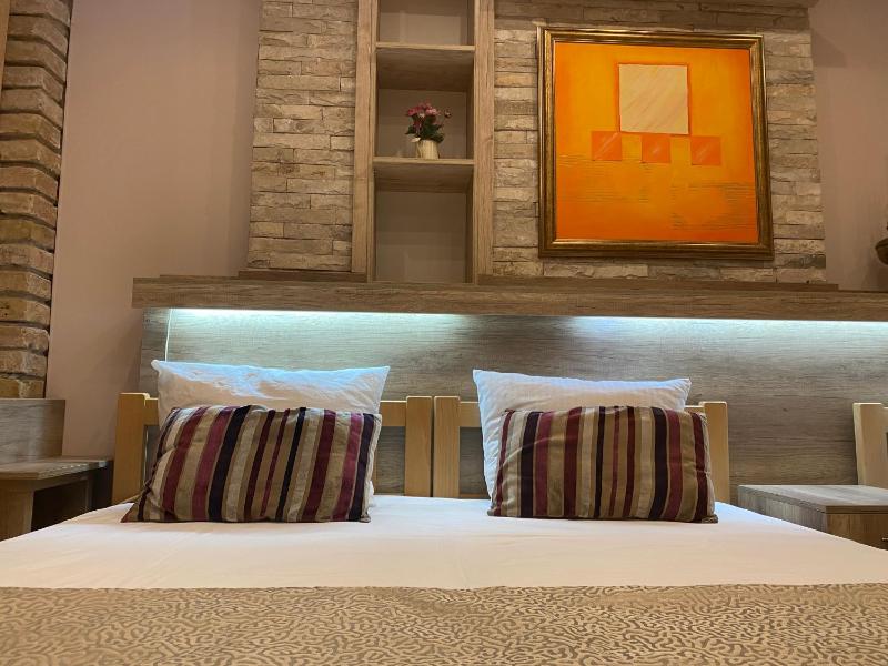 Deluxe Suite image 4