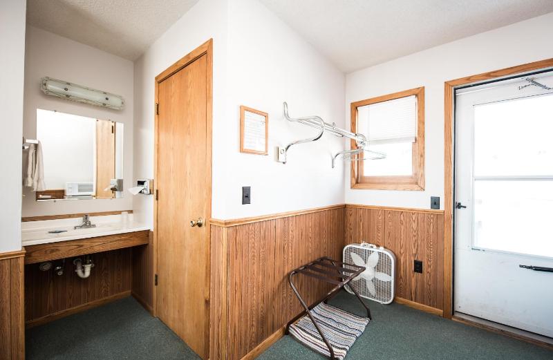 Quadruple Room with Private Bathroom image 3