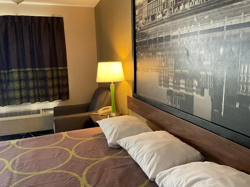 King Room image 4