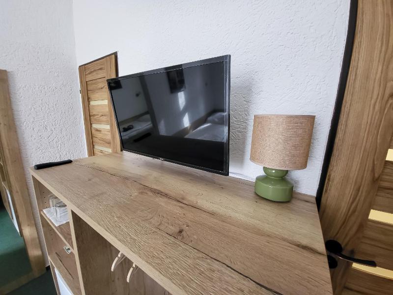 Standard Twin Room image 4