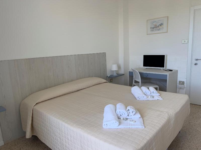 Triple Room image 3