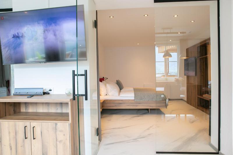 Apartment with Lake View image 4