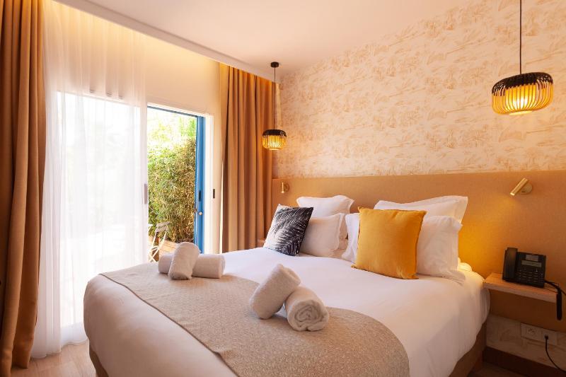 Superior Double Room image 3